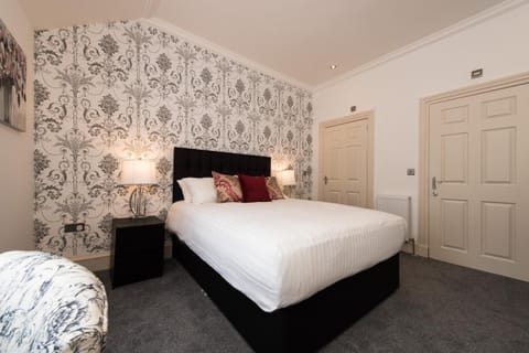 Royal Princes Suites Apartment in Edinburgh