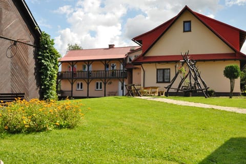 Property building, Spring, Day, Natural landscape, Garden, Garden view