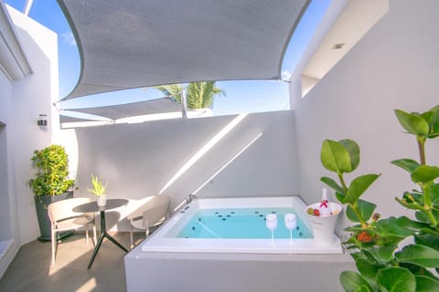 Patio, Summer, Hot Tub
