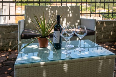 Balcony/Terrace, Drinks