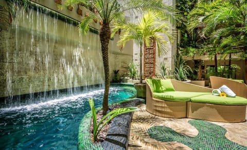 Swimming pool, Swimming pool