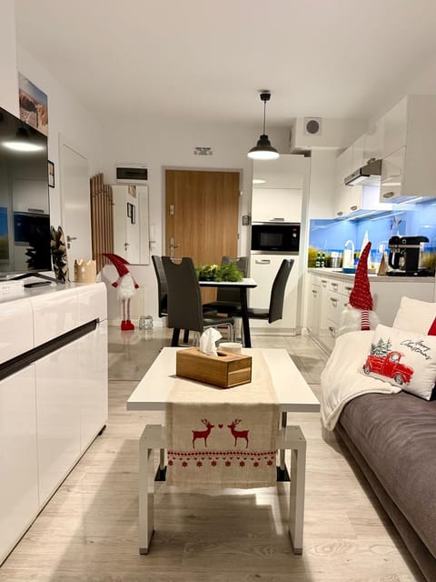 Al-dom Apartamenty Mariela-Kołobrzeg z garażem , 600 m do morza Apartment in West Pomeranian Voivodeship, Poland