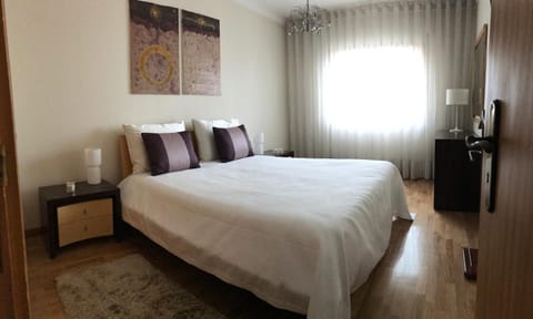 TV and multimedia, Photo of the whole room, Bedroom