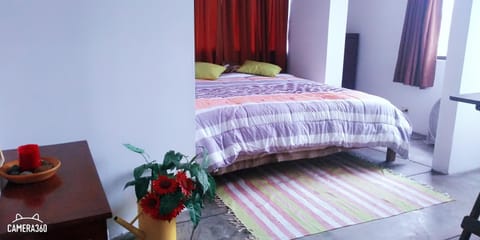 Bed, Other, Photo of the whole room, Decorative detail, Bedroom