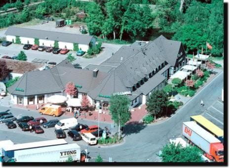 Facade/entrance, Bird's eye view