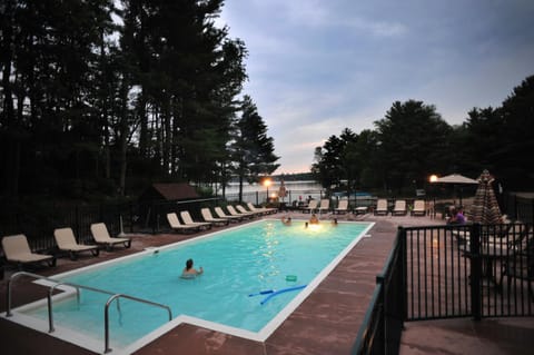 Lake view, Swimming pool