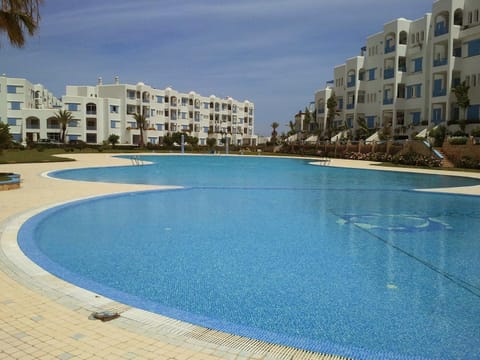 Swimming pool, Swimming pool