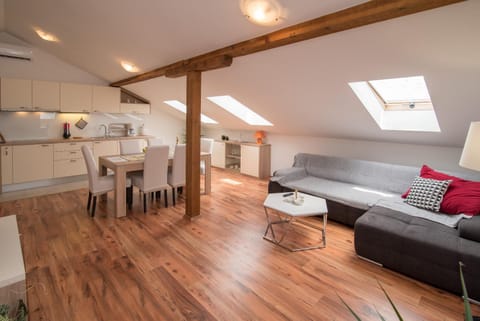 Living room, Dining area