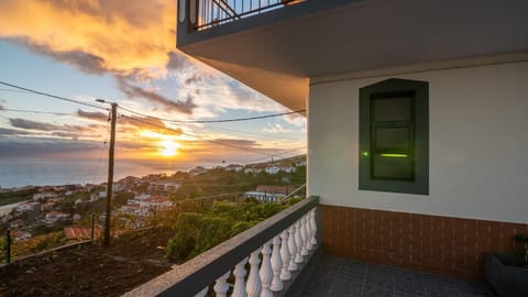 Property building, Day, Natural landscape, View (from property/room), Balcony/Terrace, Mountain view, Sea view, Sunrise, Sunset