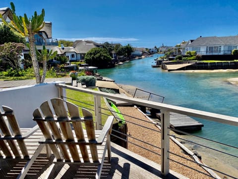 Day, Natural landscape, Balcony/Terrace, Garden view, River view