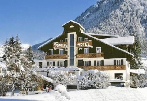 Facade/entrance, Winter