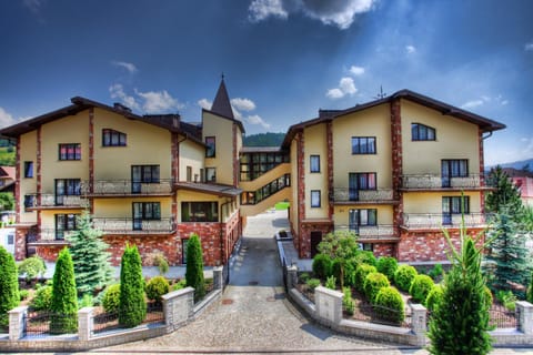 Property building, Day