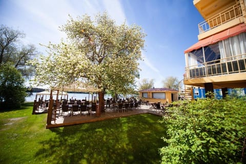 Restaurant/places to eat, Restaurant/places to eat
