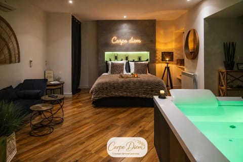 Bed, Night, Hot Tub, Bedroom, heating