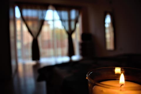 Photo of the whole room, Decorative detail
