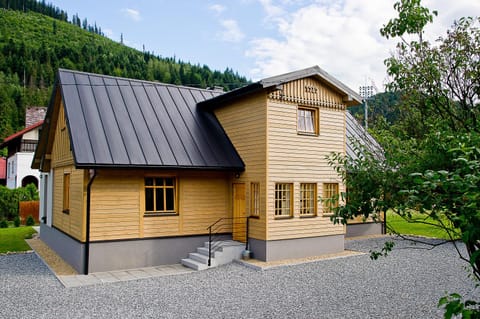 Property building, Garden, Mountain view