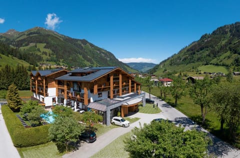 Property building, Bird's eye view, Mountain view