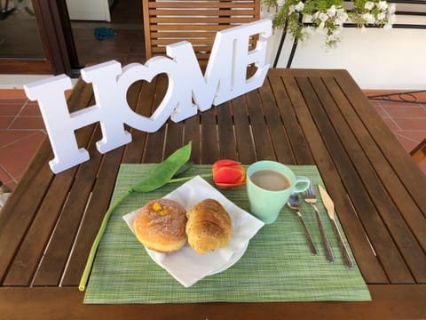 Patio, Food and drinks