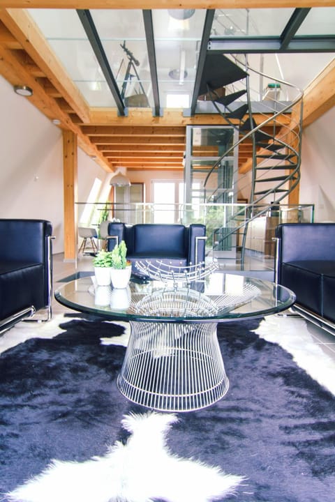 TV and multimedia, Kitchen or kitchenette, Living room, Photo of the whole room, Seating area