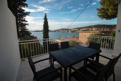 Apartment MIP Apartment in Tisno