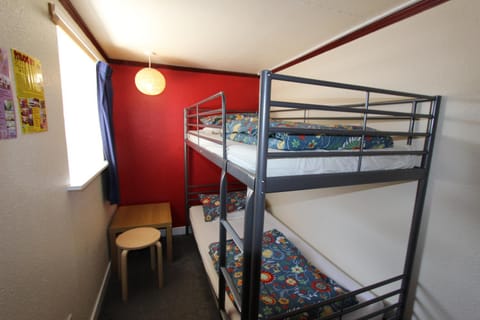 Bedroom, bunk bed