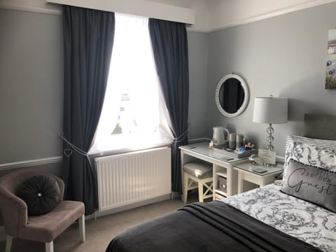 Linden Lodge Guest House Bed and Breakfast in Weston-super-Mare