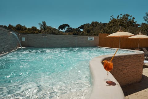 Day, Natural landscape, Hot Tub, Pool view, Swimming pool, Swimming pool