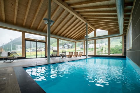 Mountain view, Swimming pool