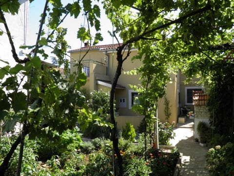 Facade/entrance, View (from property/room)