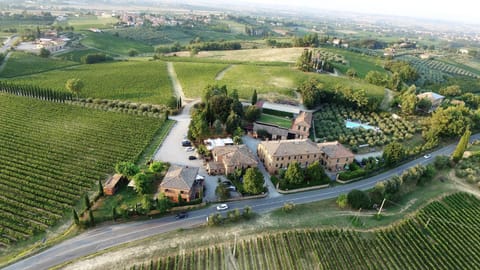 Property building, Day, Natural landscape, Bird's eye view, On site, Street view