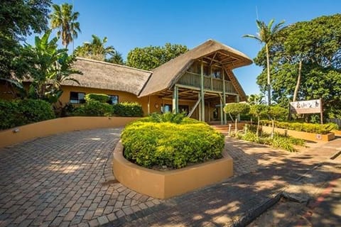Property building, Facade/entrance, Garden