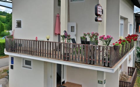 Property building, Balcony/Terrace