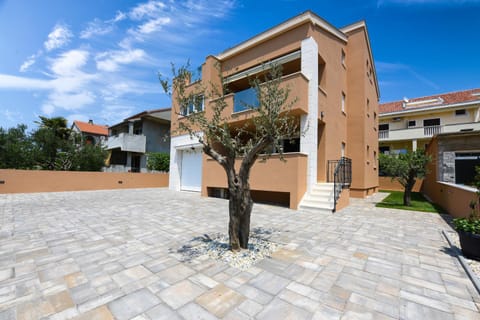 Facade/entrance, Street view