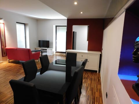Living room, Dining area