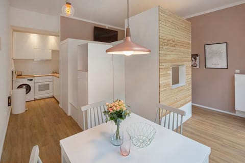 Day, Living room, Photo of the whole room, Seating area, Dining area