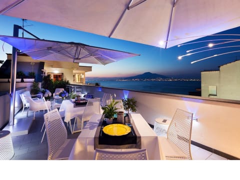 Patio, Restaurant/places to eat, Sea view