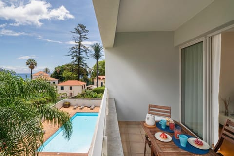 Balcony/Terrace, Pool view, Swimming pool