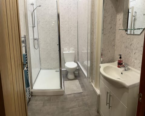 Penybryn Cottages Campground/ 
RV Resort in Wales