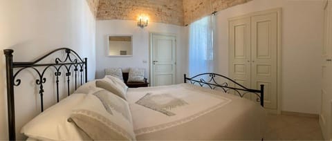 Historich house Largo Martellotta 44 House in Province of Taranto