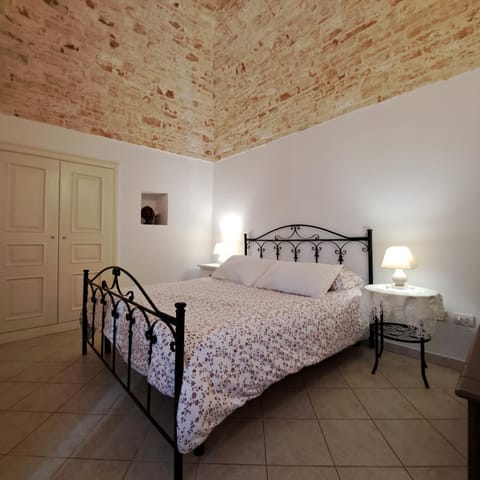 Historich house Largo Martellotta 44 House in Province of Taranto