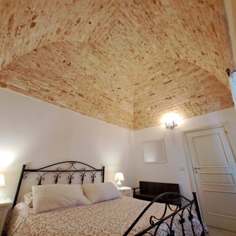 Historich house Largo Martellotta 44 House in Province of Taranto