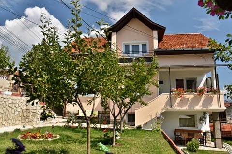 Saint Maria Guest House Bed and Breakfast in Velingrad