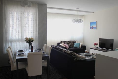 Living room, Dining area