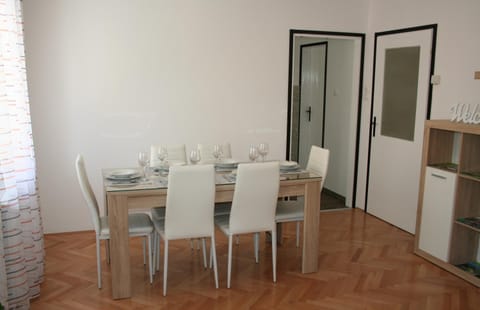 Dining area, Street view