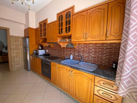 Vila Floban & MIRDAR KOSHI Apartment in Sarandë