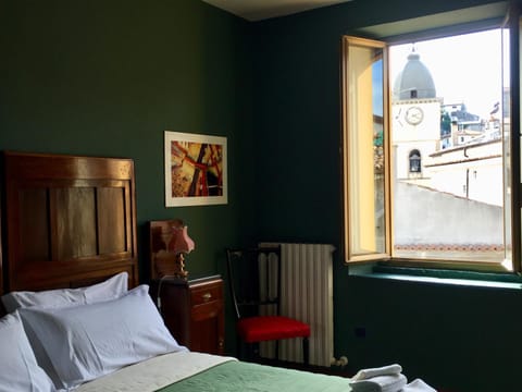Bedroom, Landmark view