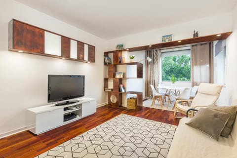 TV and multimedia, Living room, Dining area