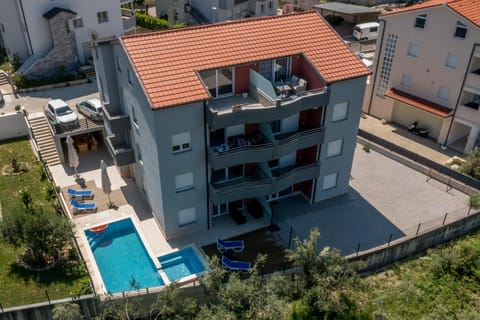 Apartments Karlo Apartment in Podstrana