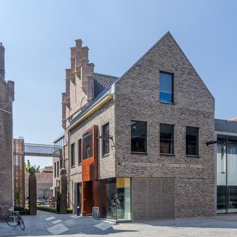 Property building, Facade/entrance