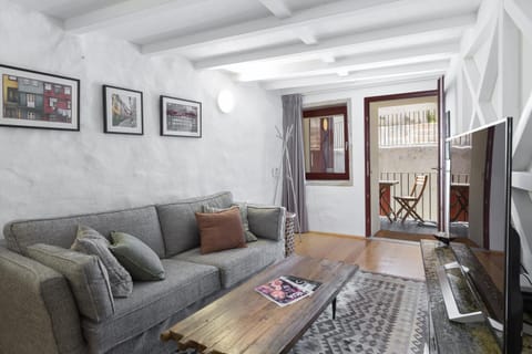 TV and multimedia, Balcony/Terrace, Living room